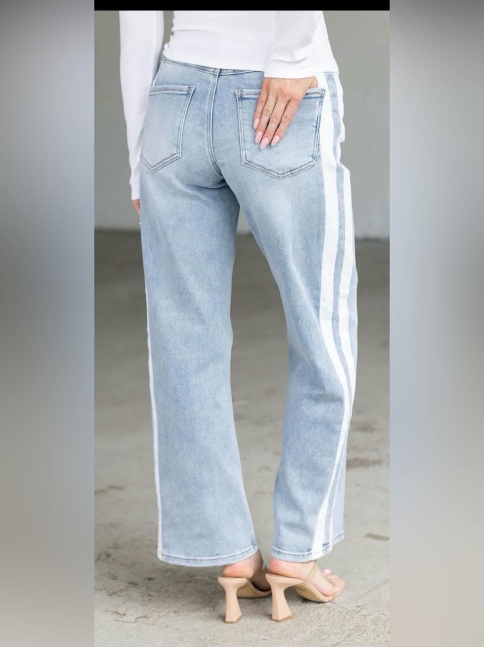 risen Light Blue Wide-Leg Jeans with White Side Stripe 3/26 - Picture 4 of 11